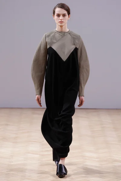 Look 15
